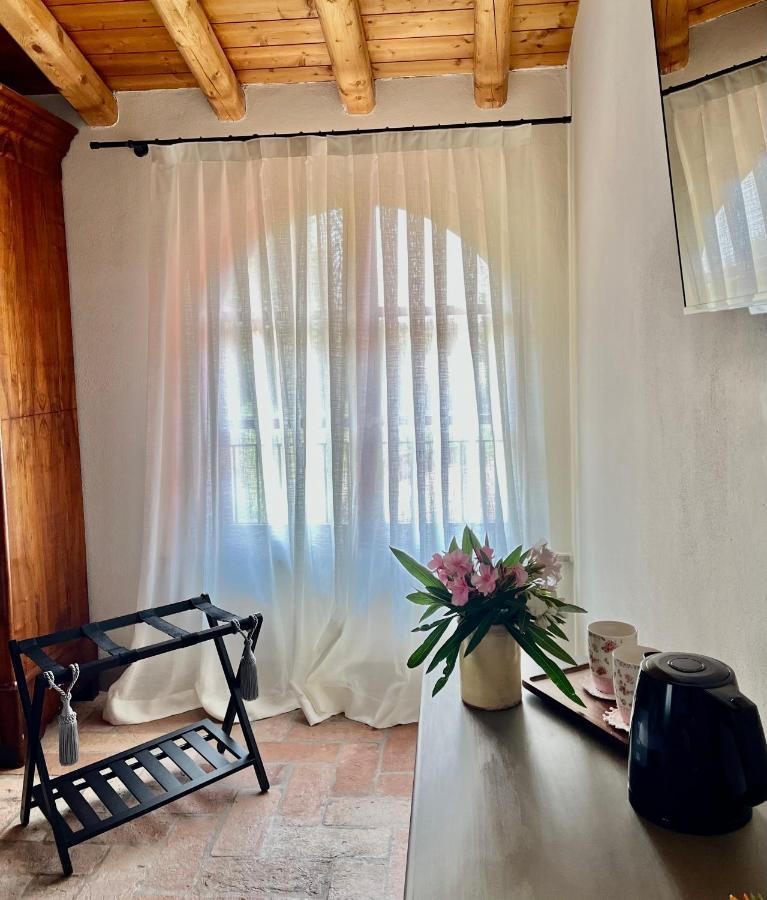 Castellaro  Le Mansarine Charme B&B المظهر الخارجي الصورة